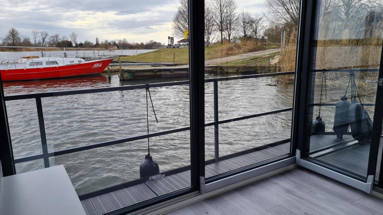 ホテル Hausboote Unteres Odertal Hausboot Kranich シュヴェット エクステリア 写真