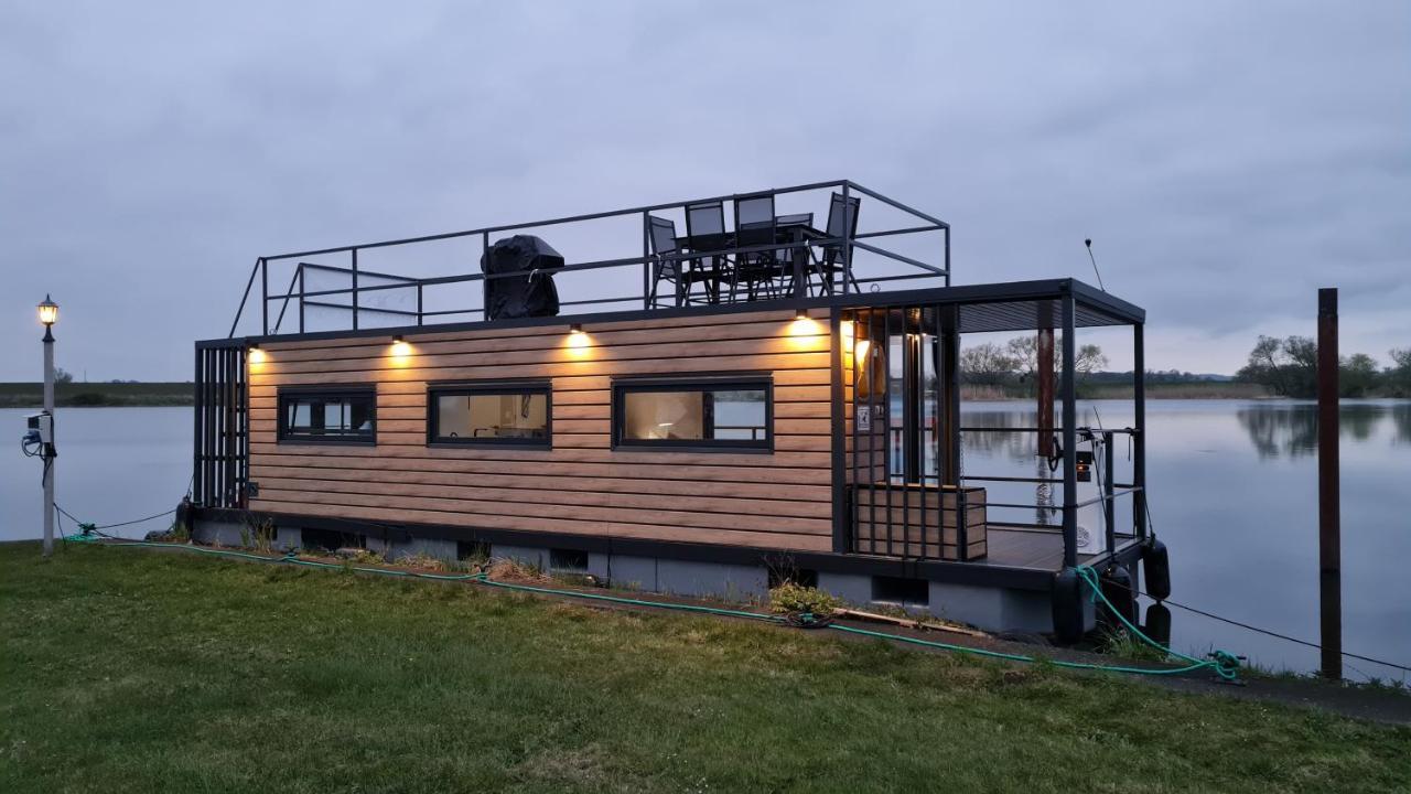 ホテル Hausboote Unteres Odertal Hausboot Kranich シュヴェット エクステリア 写真
