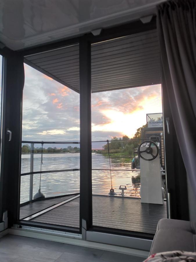 ホテル Hausboote Unteres Odertal Hausboot Kranich シュヴェット エクステリア 写真